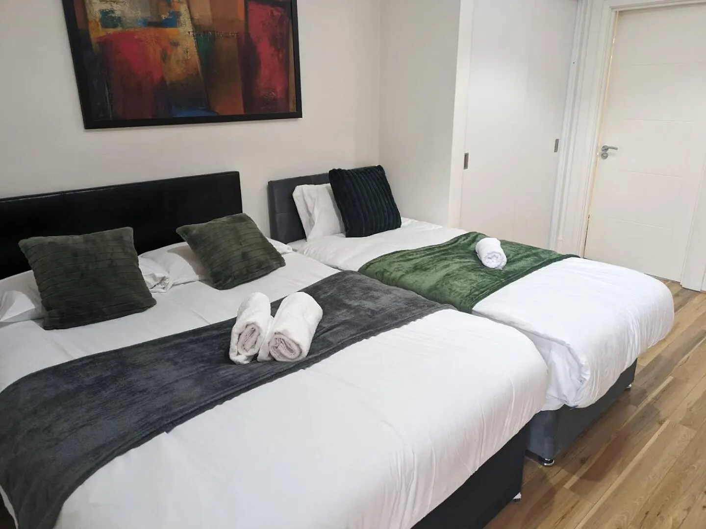 2Br Modern Luxury Loft Apartment Belfast