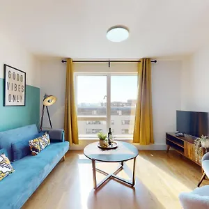 Water View Apartment- 2 Bed - Bay - Free Parking!! Apartment Cardiff